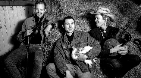 Oplev Twang i Frederikshavn: En aften med humor og musikalsk magi