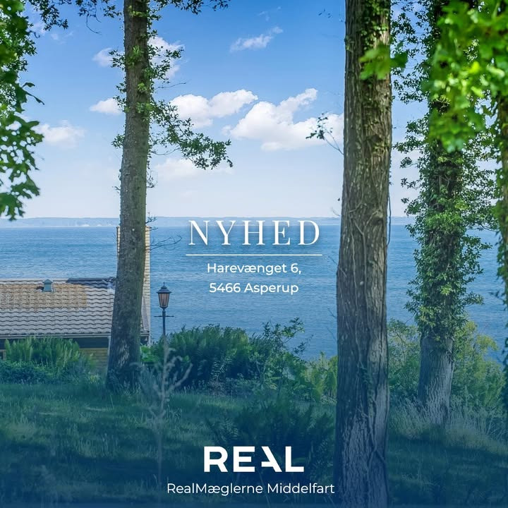 RealMæglerne Middelfart præsenterer moderniseret sommerhus med vandudsigt til salg