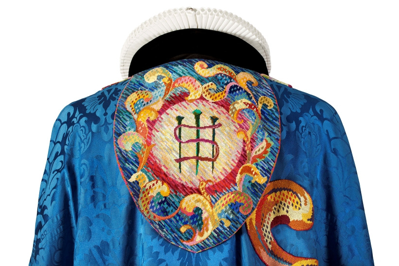 Dronningens kirketekstiler: Et indblik i dansk kirkekunst