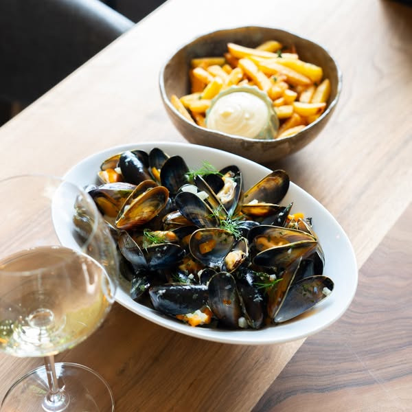 Restaurant Mellow introducerer moule frites og ad libitum bobler hver torsdag