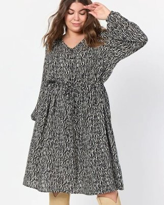 Klarissa & Nora tilbyder smuk kjole fra Wasabi til kun 100 kr.