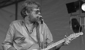 Bluesfolk hylder Peter Thorup