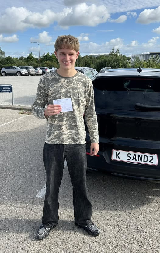 Kenneth Sand Køreskole ønsker Victor tillykke med bestået køreprøve i første forsøg