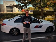 Lets Drive ønsker Gustav tillykke med kørekortet og spændende fremtid