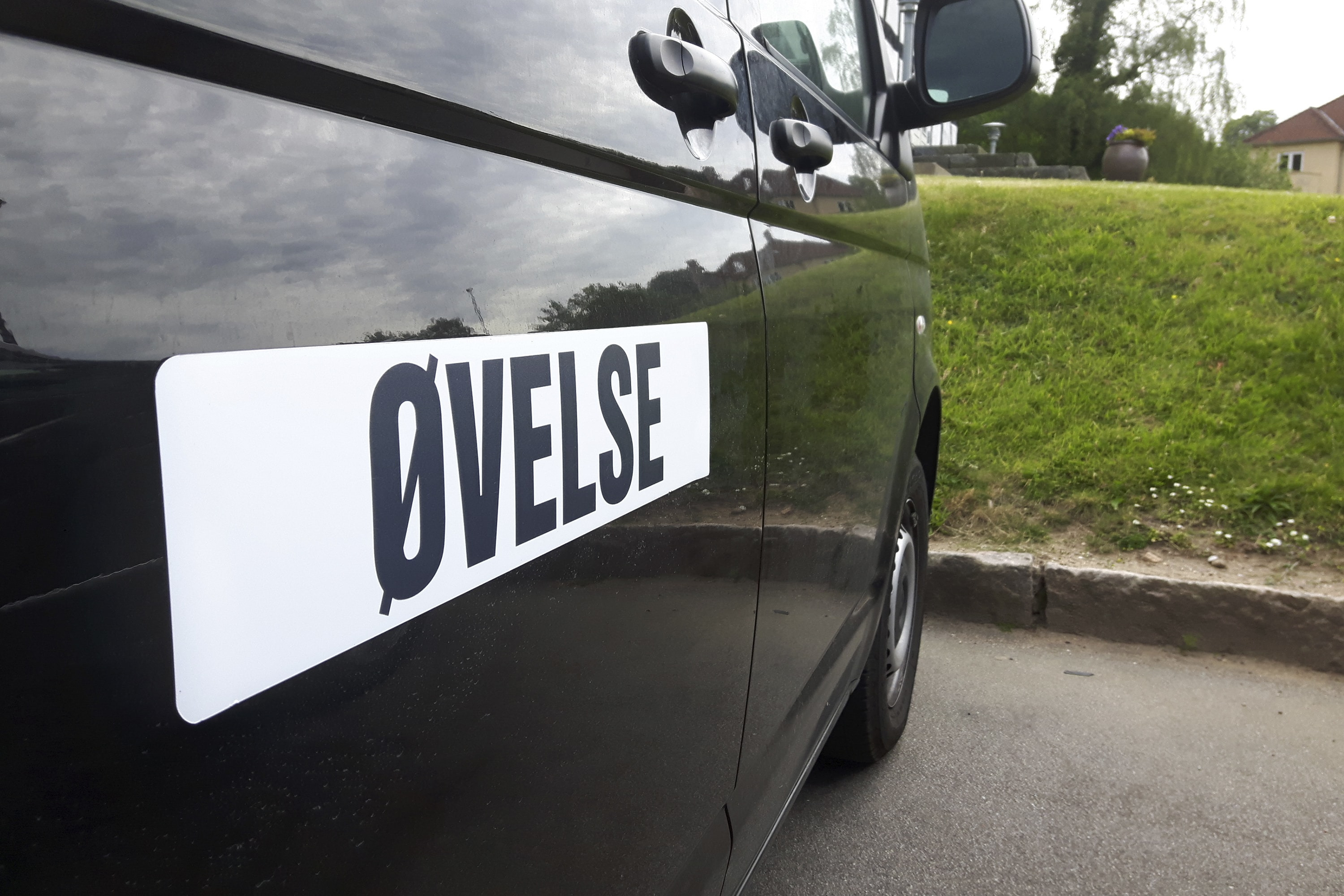 Kampklædt politi indtager Hobro