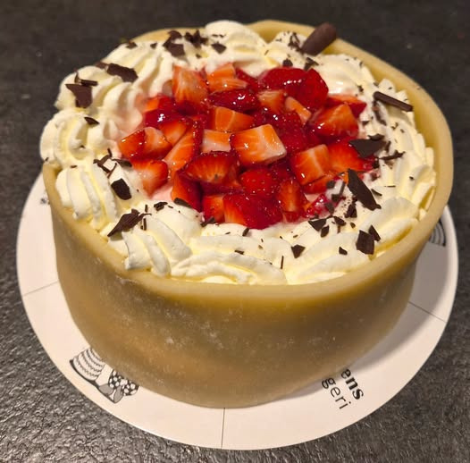 Løgstørvejens Bageri tilbyder sommerlagkage til 80 kr. tirsdag