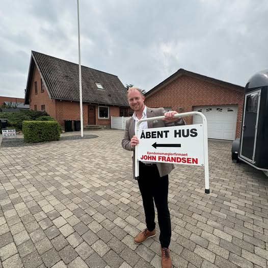 John Frandsen Ikast inviterer til åbent hus i indflytningsklar familiebolig i Bording