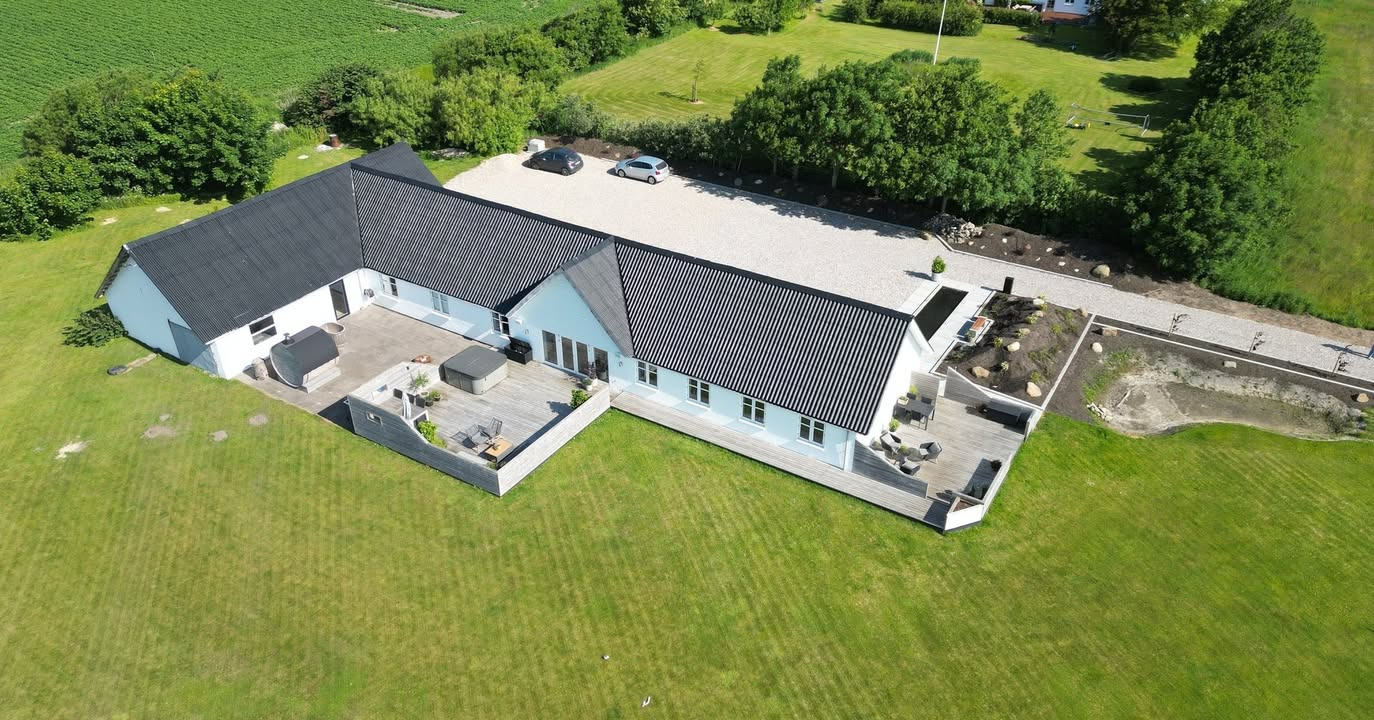 Home Brønderslev fremhæver velholdt ejendom i naturskønne omgivelser