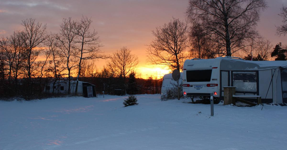 Hinshøj Carvan tilbyder indendørs vinteropbevaring af campingvogne
