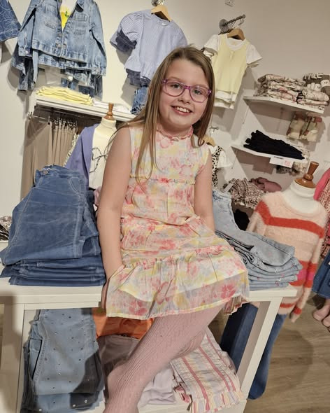 Børneshoppen Brønderslev: Freja forelsker sig i nye kjoler til pige str. 116-152