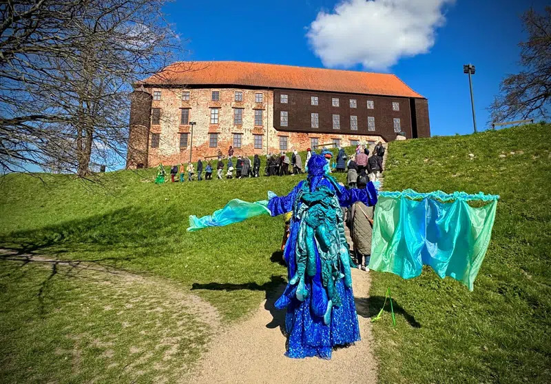 Koldings teaterfestival tiltrækker tusindvis med gratis forestillinger og globalt samarbejde
