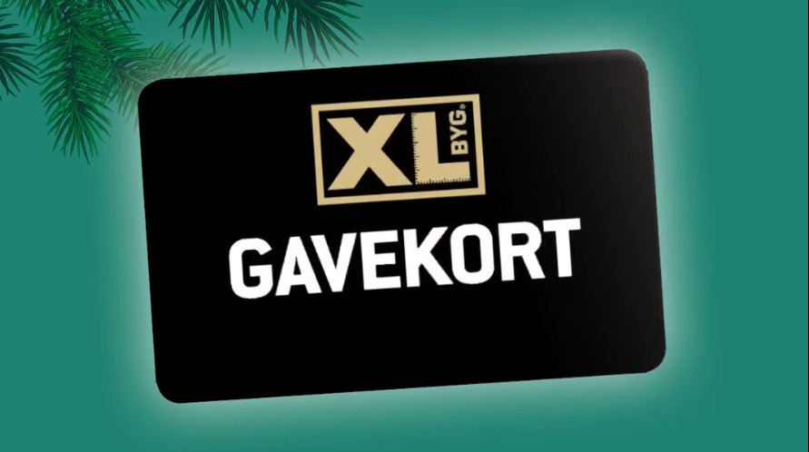 XL Byg Tømmergaarden Hals præsenterer gavekortet til den, der har alt