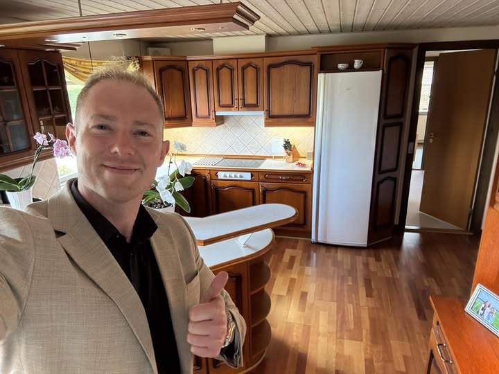 John Frandsen Ikast byder velkommen til åbent hus og fremvisning på søndag