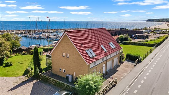 Top 6 over dyreste boliger til salg i Faxe Ladeplads. Priser op til 10.950.000 kr