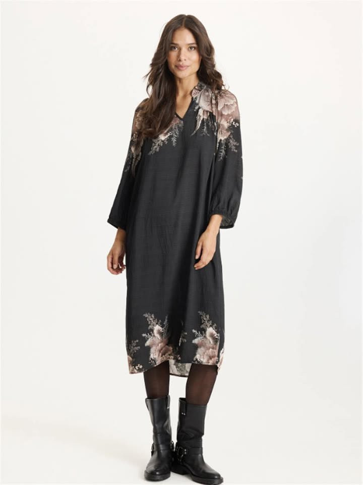 Rosengreen tilbyder kjole fra Infront til nedsat pris på Facebook