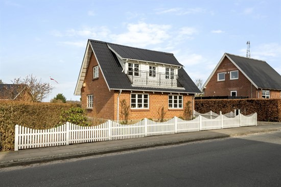 Top 6 over dyreste boliger til salg i Ejstrupholm. Priser op til 14.900.000 kr