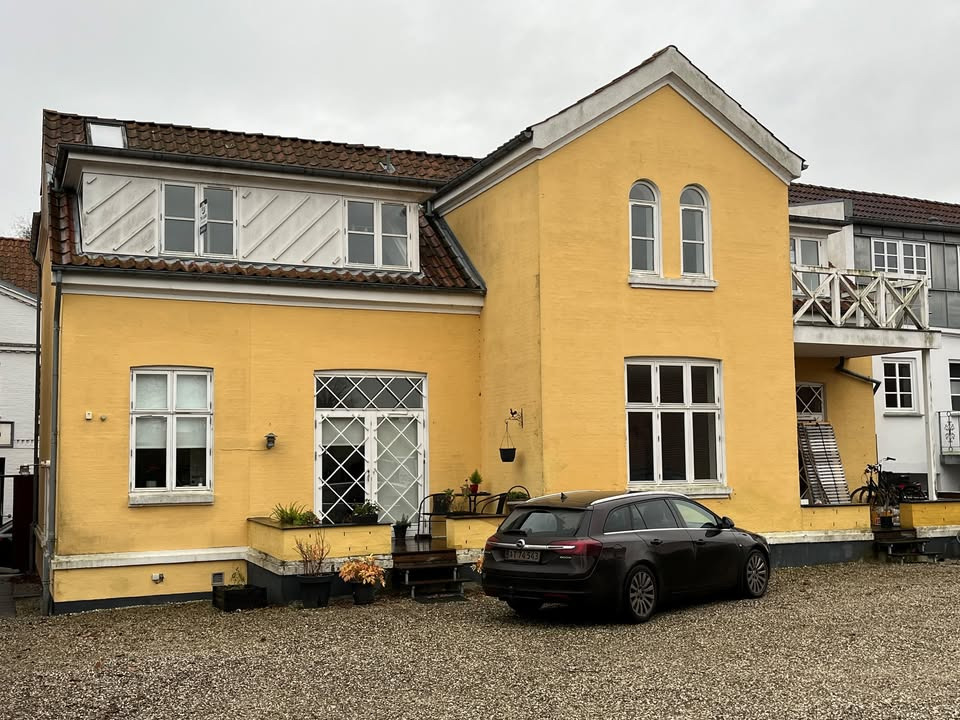 EDC Søren Jensen udlejer centralt beliggende 2-værelses lejlighed i Hobro