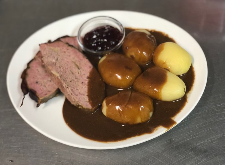 Kiosk & Bistro ved Shell Ekspress Mariagervej: Bestil vores lækre menu til udbringning – køkkenet åbner kl. 11.30