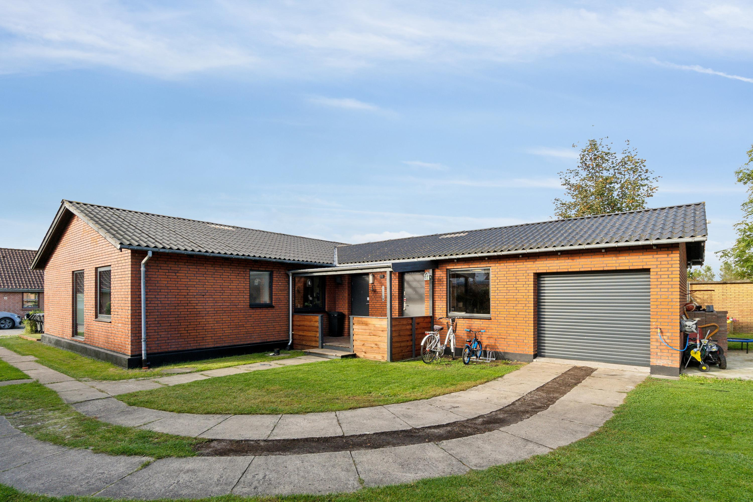 Indflytningsklar villa på stille blind vej med moderne faciliteter