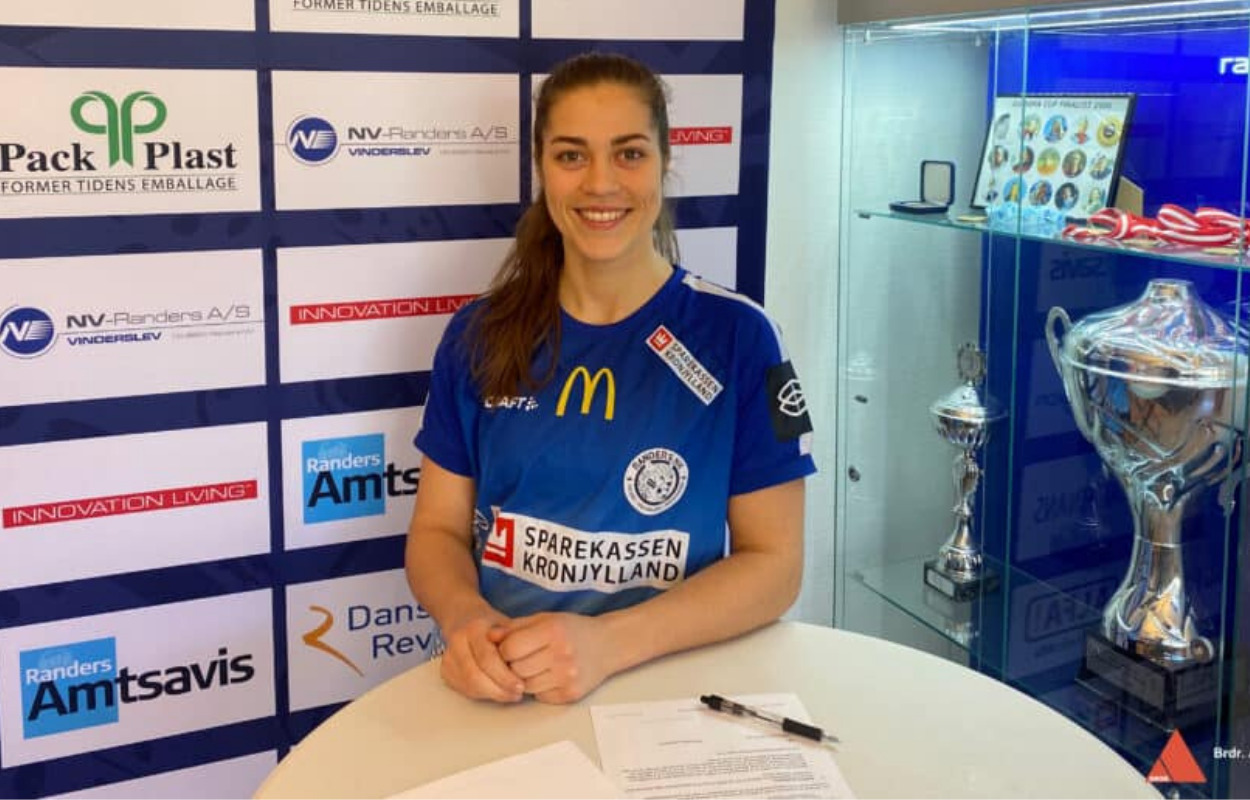 Rutineret højre back forlænger med Randers HK