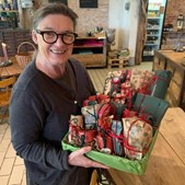 Fru Hansens Butik & Café tilbyder unikke julepakke-kalendere med delikatesser