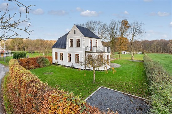 Top 6 over dyreste boliger til salg i Augustenborg. Priser op til 4.475.000 kr