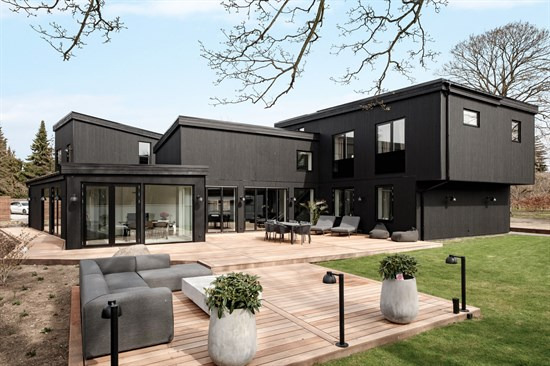 Luksusbolig netop kommet til salg i Vedbæk: Se hvad du skal smide for Vedbæks dyreste adresser her