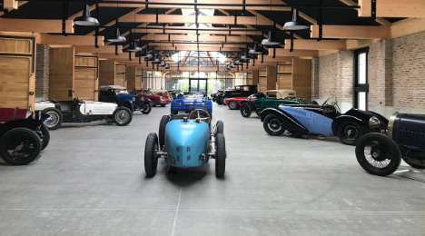 Guidet rundvisning i Gubsø Garage: Oplev Europas fineste Bugatti-samling