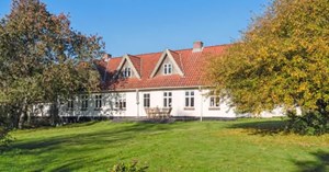 Nyhed fra &LIVING Aalborg: Drømmehjem på Fredsted Byvej 14 i Viuf med plads til jagt eller hesteejendom