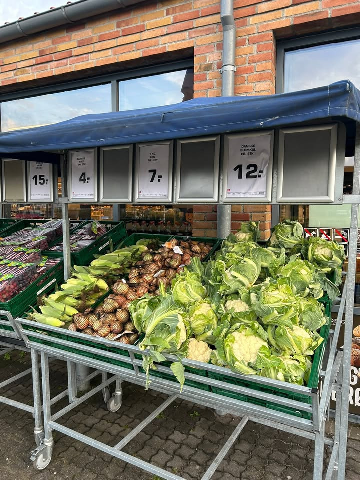 Rema1000 Gærumvej byder godmorgen til Frederikshavn med ny avis og søndagshilsen