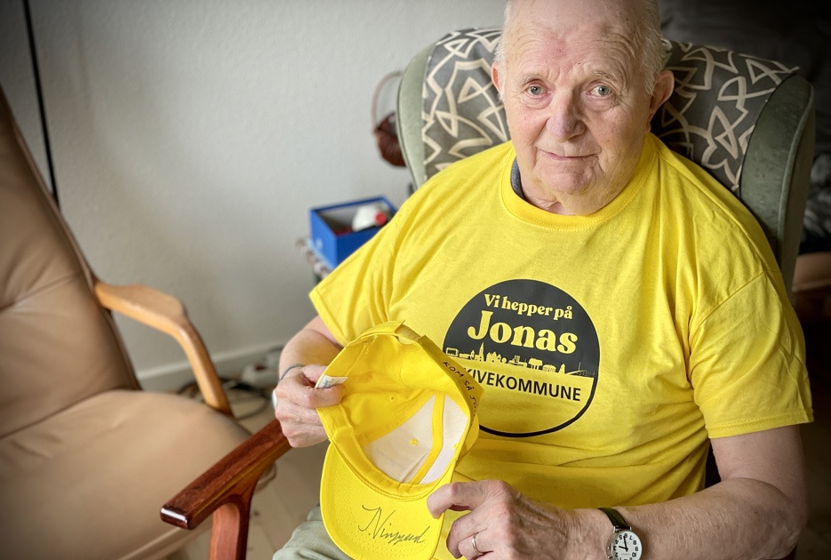 Erik tror på Jonas: Tour-feber på plejecenter