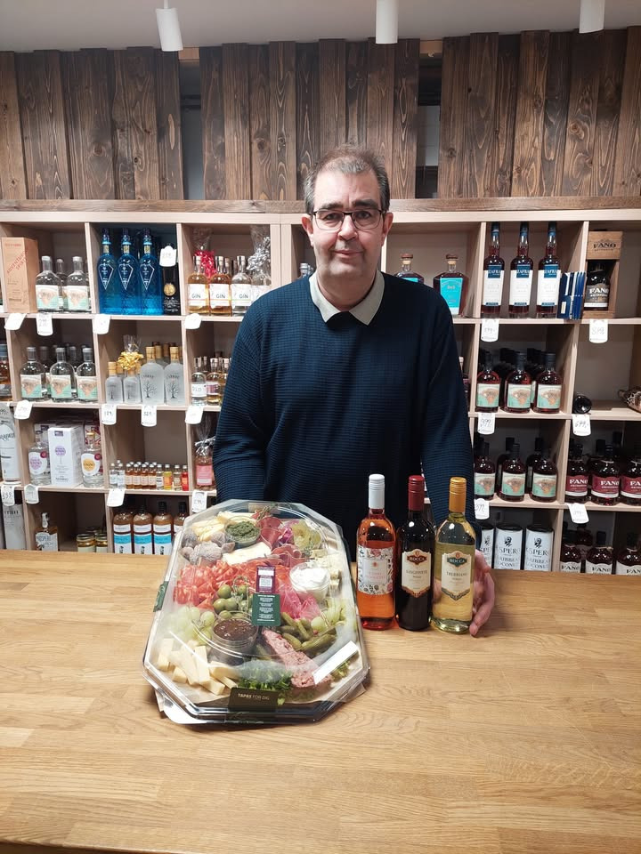 Fredericia Vinhandel tilbyder signatur tapas med vin til afhentning i dag