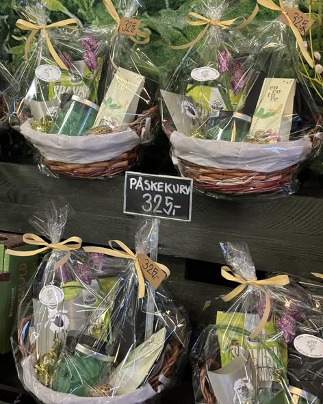 Tulipa Blomster & Havedesign tilbyder påskekurve med sødt og salt til værtindegaven