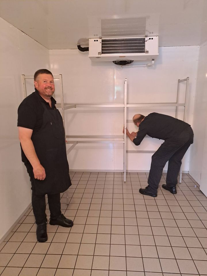 Køkkenet gjort hovedrent inden sommerferien: Vi er tilbage 25. juli