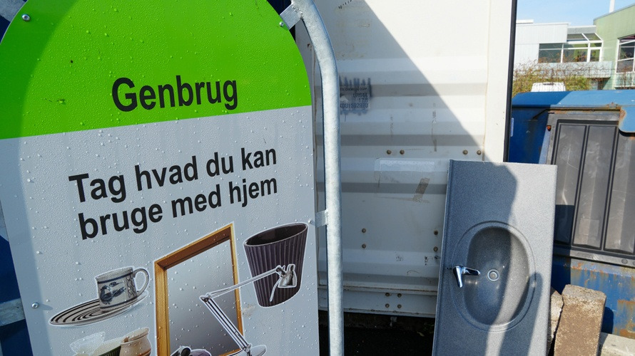 Genbrugspladser i Holstebro og omegn fejrer klimahandledag med kaffe, kage og bæredygtige tips