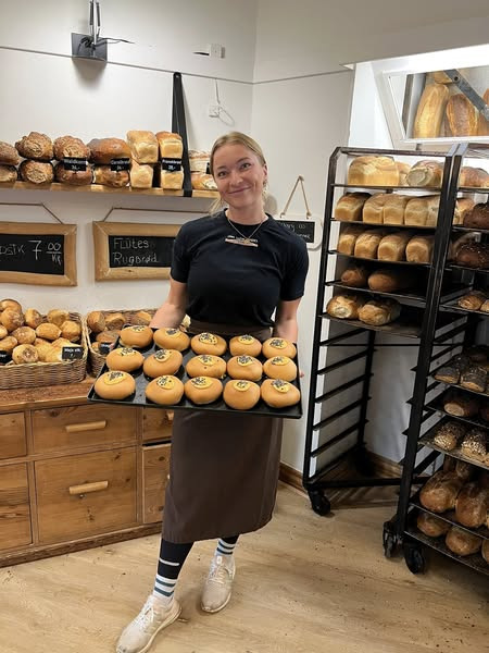 Det Lune Brød - Hobro lancerer halloween-boller med et uhyggeligt twist