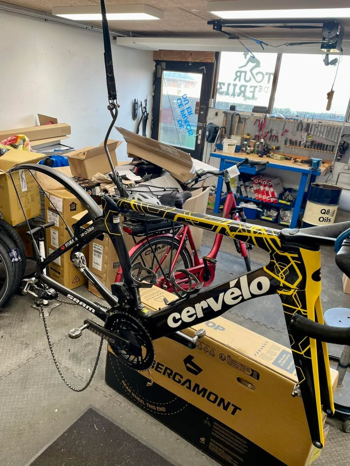 Fri Bikeshop Nykøbing Mors får besøg af unik Cervelo racer cykel