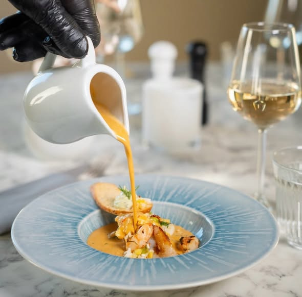 Restaurant Mellow præsenterer forårets fiskesuppe med delikate smagsnoter