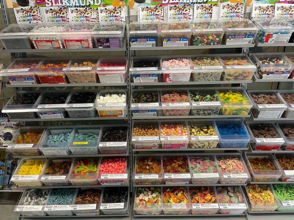 CENTER KIOSKEN frister med tilbud på bland selv slik og søde fristelser til weekenden