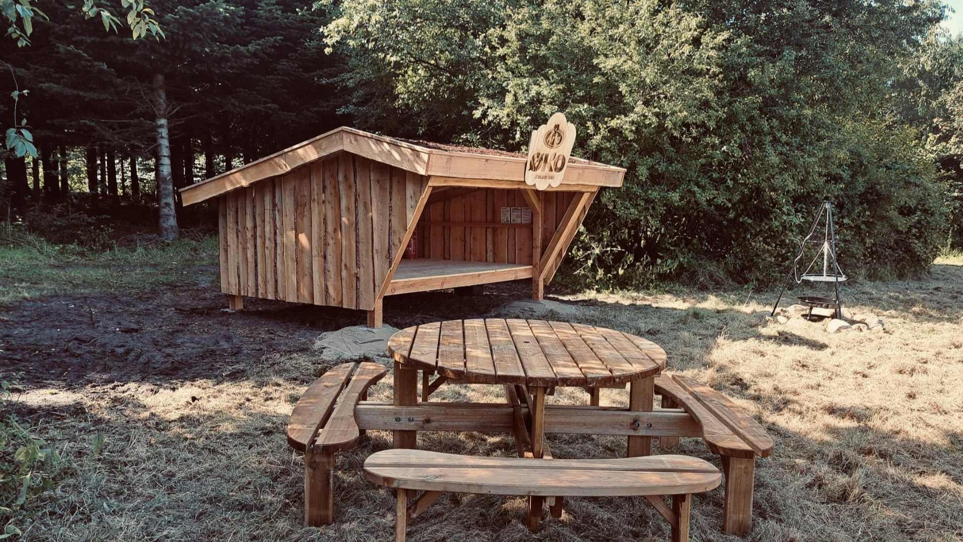 Hovergaarde-landmand uden for Ringkøbing har opsat et shelter til fri afbenyttelse for danskerne.