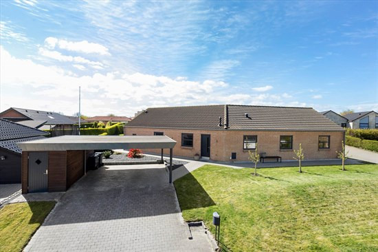 Luksus til salg: Gyldenlakvej 7 til 3.245.000 kr – Se Langås dyreste boliger her