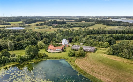 Top 6 over dyreste boliger til salg i Vinderup. Priser op til 5.745.000 kr