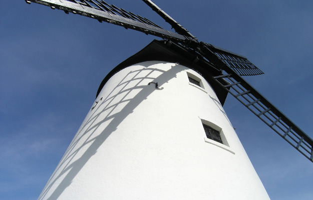 Nyopført kopi af møllen fra Orla Frøsnapper