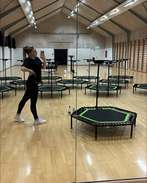 Kom og vær med til en energifyldt jumping fitness med Hadsund Sport og Event