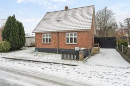 149 moderniserede etagemeter på centralt beliggenhed