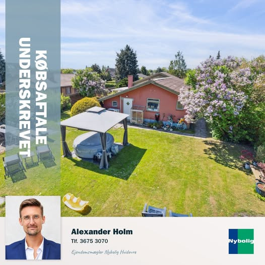 Nybolig Hvidovre - Alexander Holm ApS fejrer underskrevet købsaftale på Rønnebærvej 8