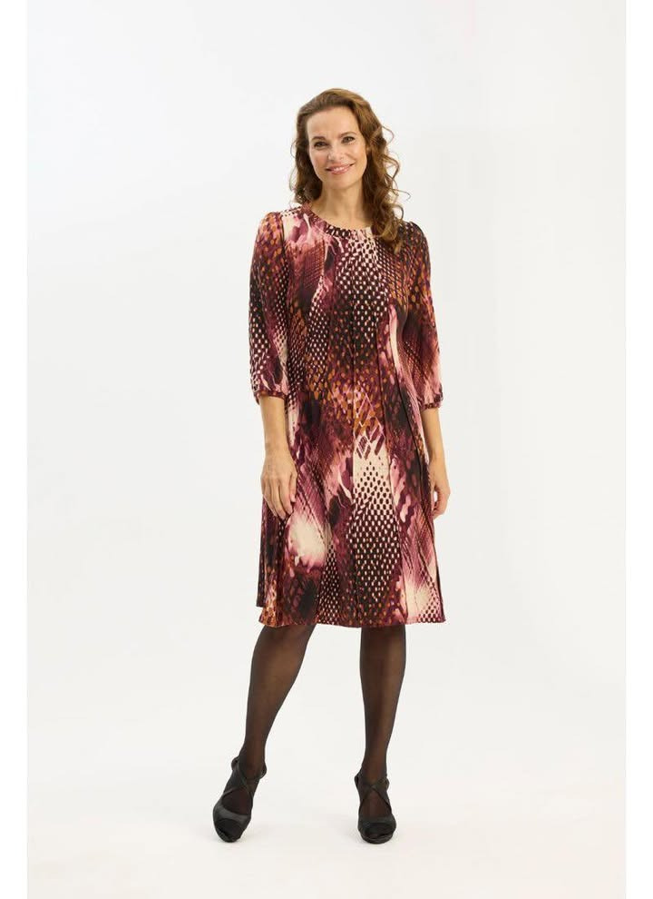 Rosengreen tilbyder kjole fra Infront til nedsat pris