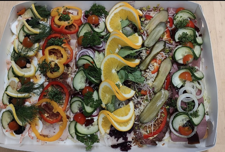 Thy Mad & Fest afholder auktion på hel pålægskagemand til 14-16 personer i dag