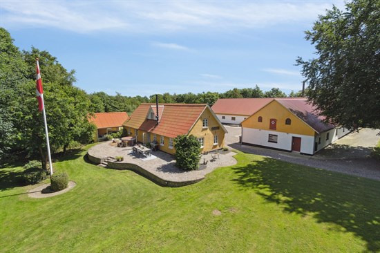 Pris sat ned med 200.000 kr. på Nyrupvej 11