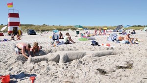 Norddjurs hejser næstflest blå strandflag i Danmark